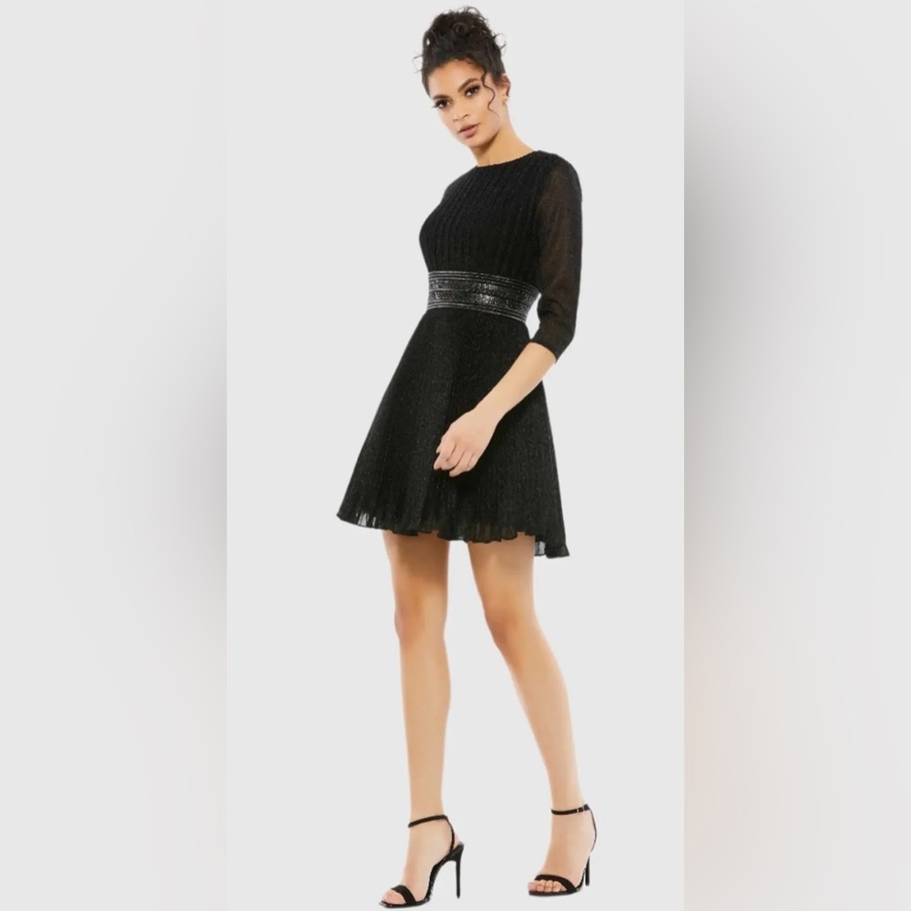 MAC DUGGAL Black Shimmer Infused Pleated Mini Dress